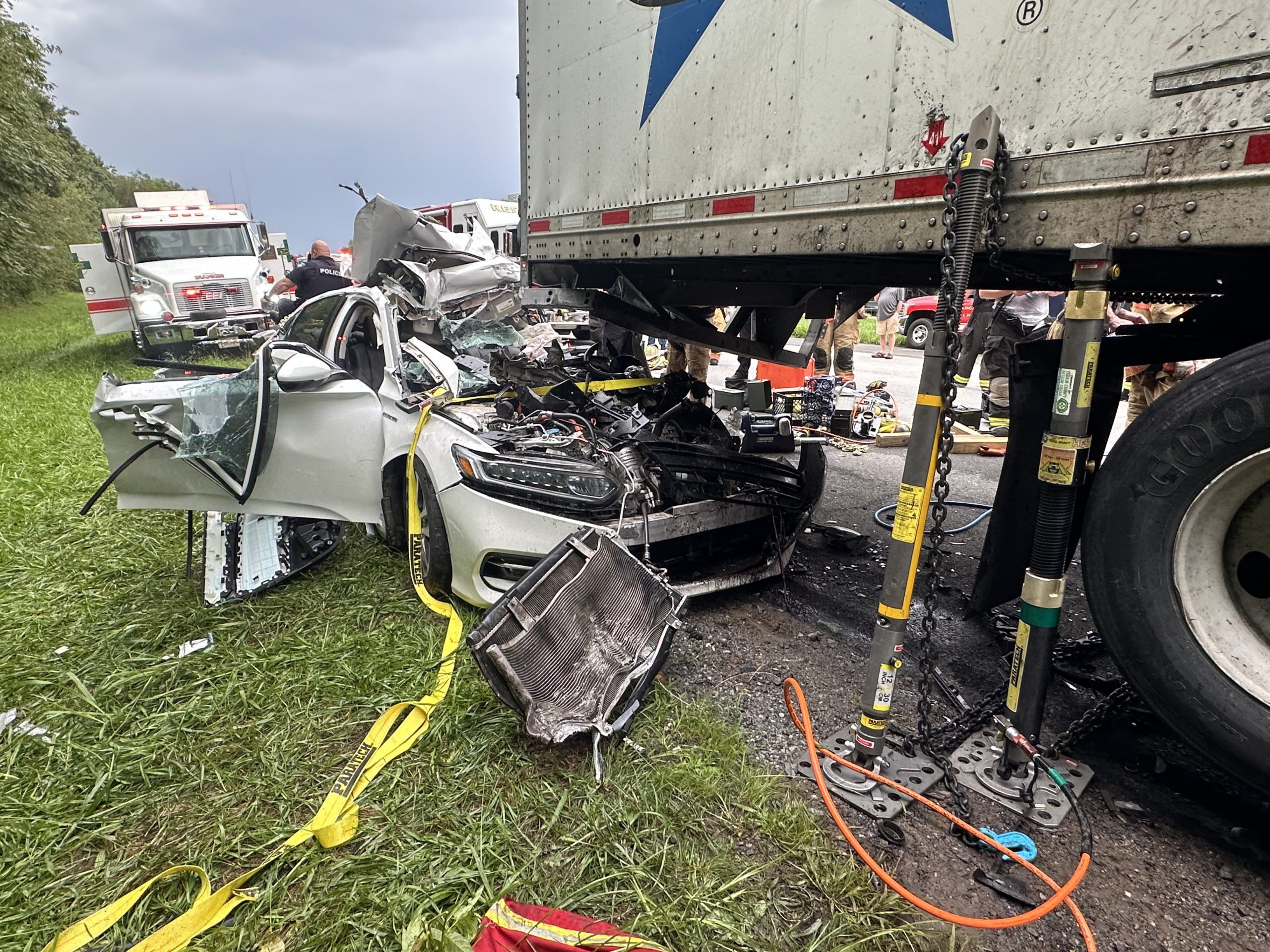 Arlington Fire and Rescue, Yadkin Rescue, Buck Shoals, West Yadkin image